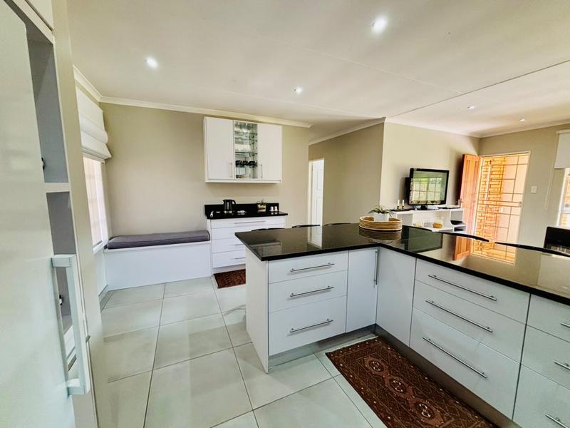 3 Bedroom Property for Sale in Langenhovenpark Free State